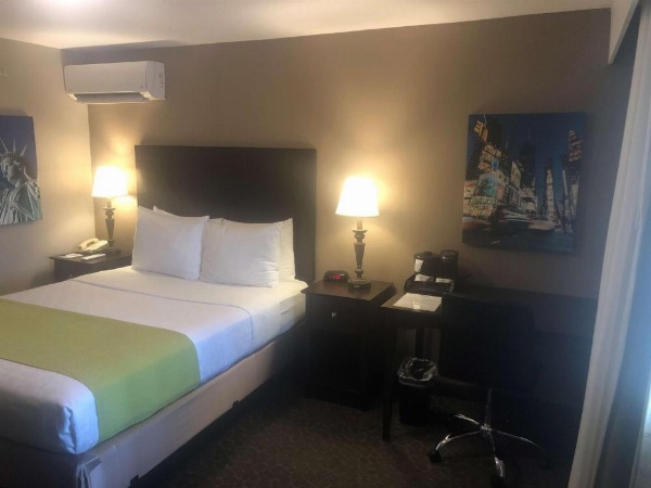 Best Western Fort Lee image 27