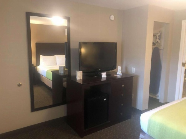 Best Western Fort Lee image 28